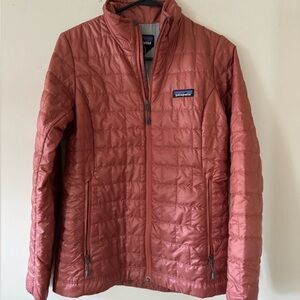 Patagonia Burl Red Nano Puff Jacket size XXL
Very lightly used. No blemishes.